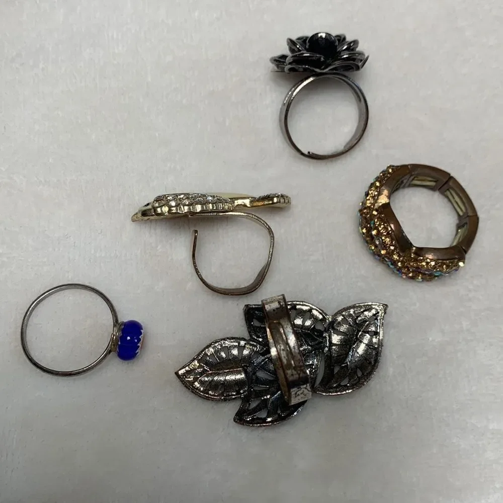 Lot of 5 costume jewelry rings